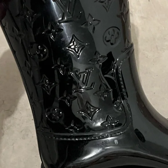 Louis Vuitton Glossy Black Rain Boots - Picture 4 of 7